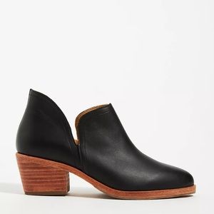 Nisolo Mia Leather ankle boot in black size 7.5